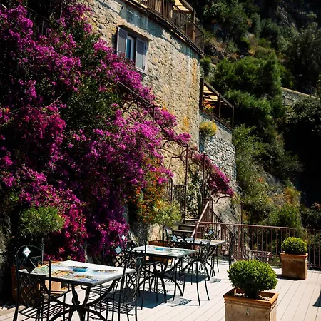 Le Baste Resort 5*