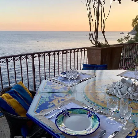 Le Baste Resort Furore