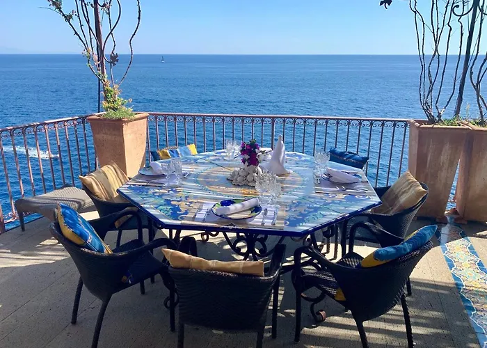 Le Baste Курортный комплекс 5*